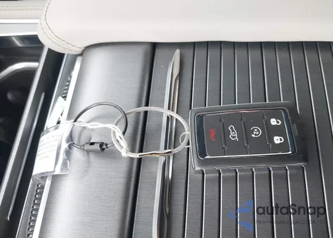 2025 Jeep Wagoneer Carbide 4X4 from USA, damaged, VIN 1C4SJVBP1SS514413